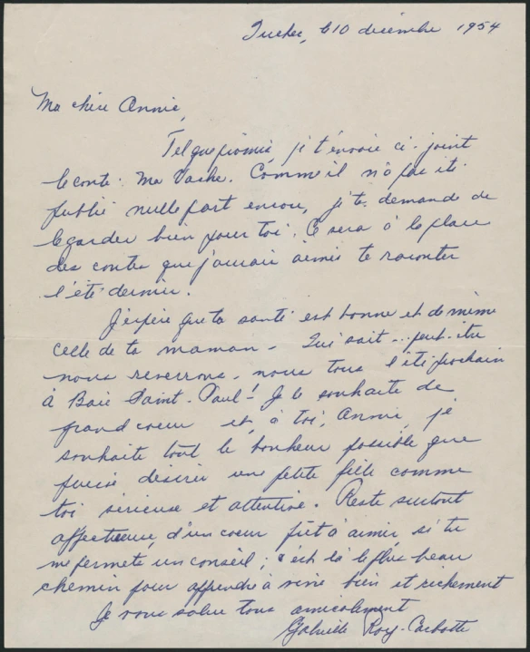Lettre manuscrite d’une page adressée à Annik Charbonneau et signée par Gabrielle Roy. Elle a été rédigée à l’encre bleue avec une écriture cursive.